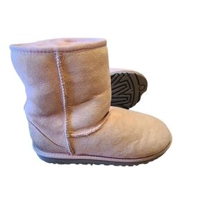 Ugg boots girls sz 5